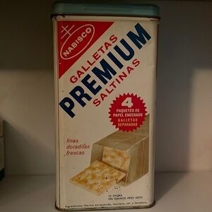 Nabisco Vintage Premium Saltine Crackers Tin Can